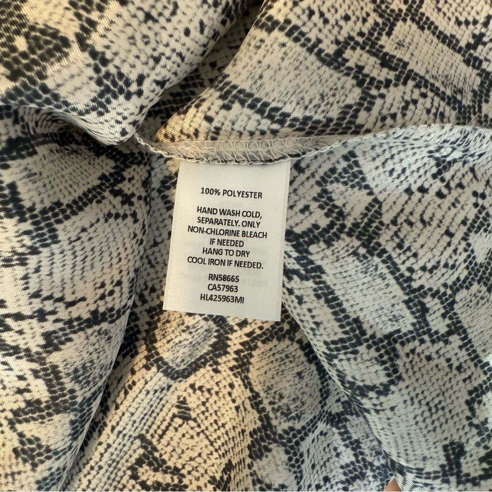 Chelsea28 Black and Gray Snake Print Midi Skirt - Picture 4 of 4